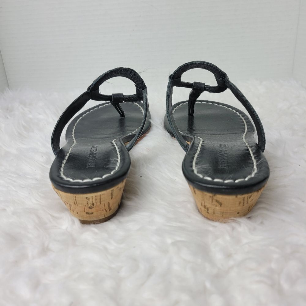 Bernardo Matrix Womens Size 8.5 Mini Wedge Black Leather Thong Sandals - Picture 4 of 9